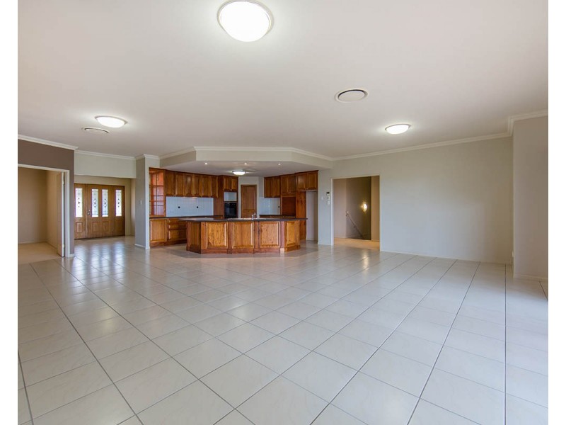 8 Edgewater Court, Murrumba Downs QLD 4503