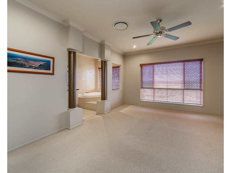 8 Edgewater Court, Murrumba Downs QLD 4503