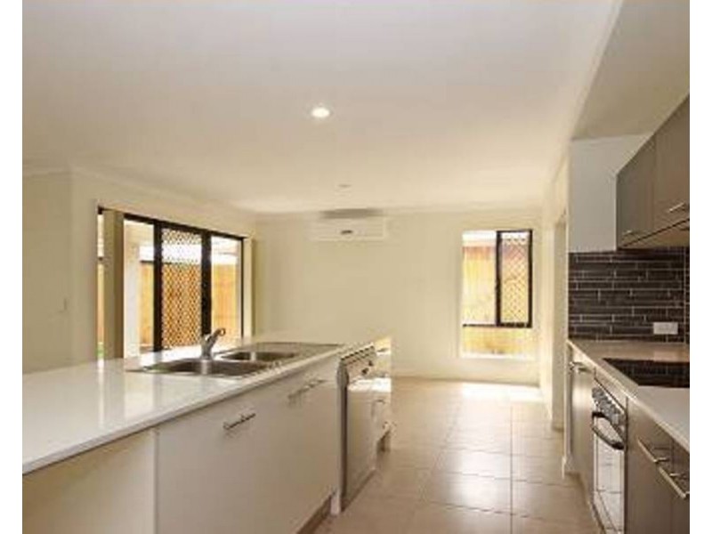 35 Denham Crescent, North Lakes QLD 4509
