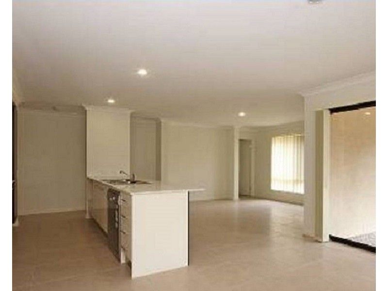 35 Denham Crescent, North Lakes QLD 4509