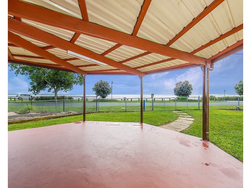 91 Esplanade, Deception Bay QLD 4508