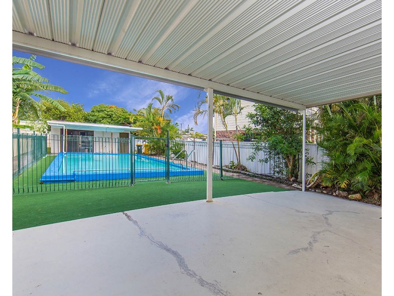 91 Esplanade, Deception Bay QLD 4508