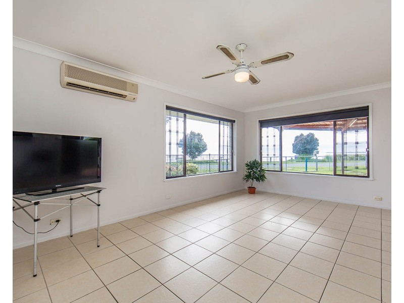 91 Esplanade, Deception Bay QLD 4508