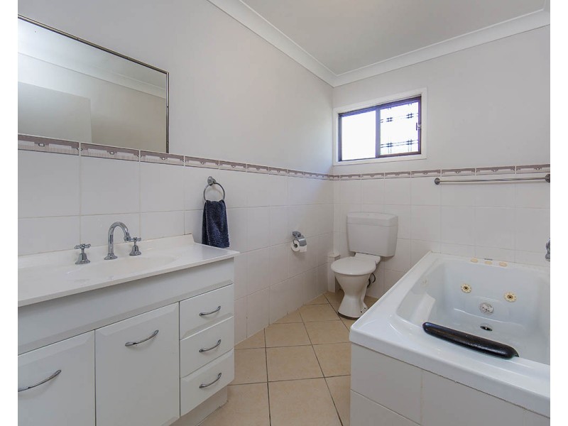 91 Esplanade, Deception Bay QLD 4508