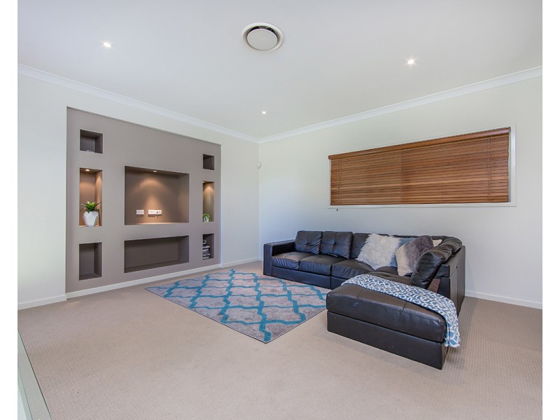 24 Elkington Circuit, North Lakes QLD 4509