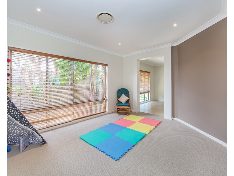 24 Elkington Circuit, North Lakes QLD 4509