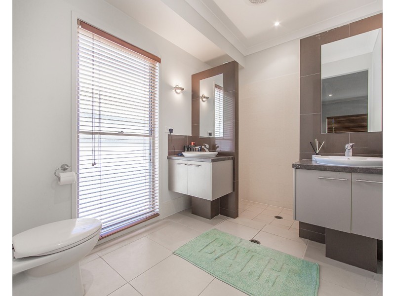 24 Elkington Circuit, North Lakes QLD 4509