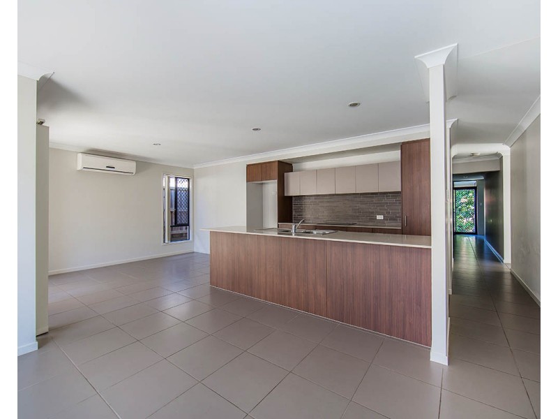 15 Wallis Circuit, North Lakes QLD 4509