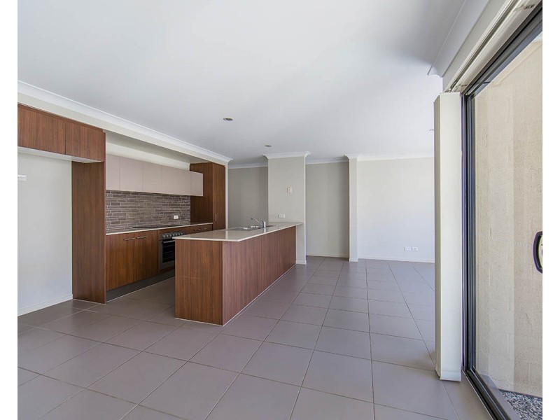 15 Wallis Circuit, North Lakes QLD 4509