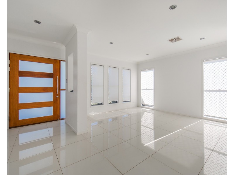 4 Crenshaw Street, North Lakes QLD 4509