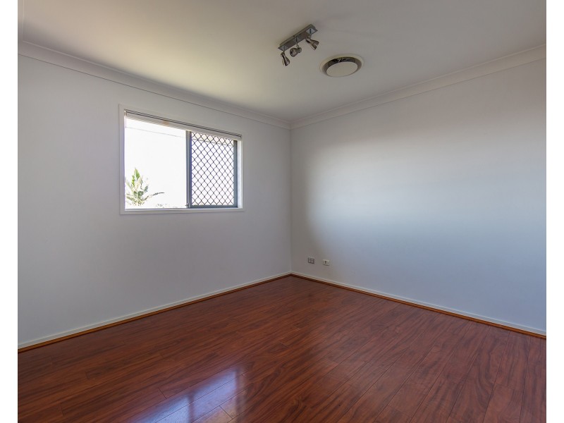 4 Crenshaw Street, North Lakes QLD 4509