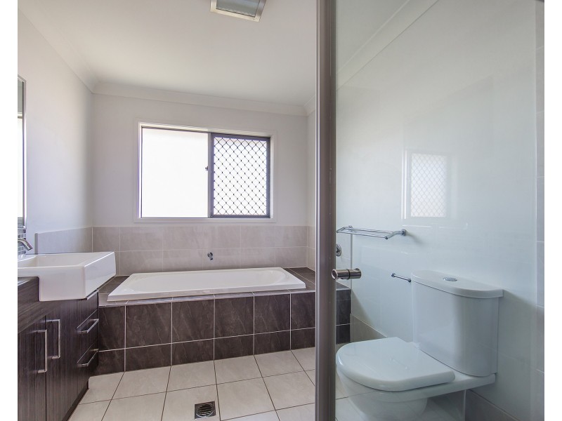 4 Crenshaw Street, North Lakes QLD 4509