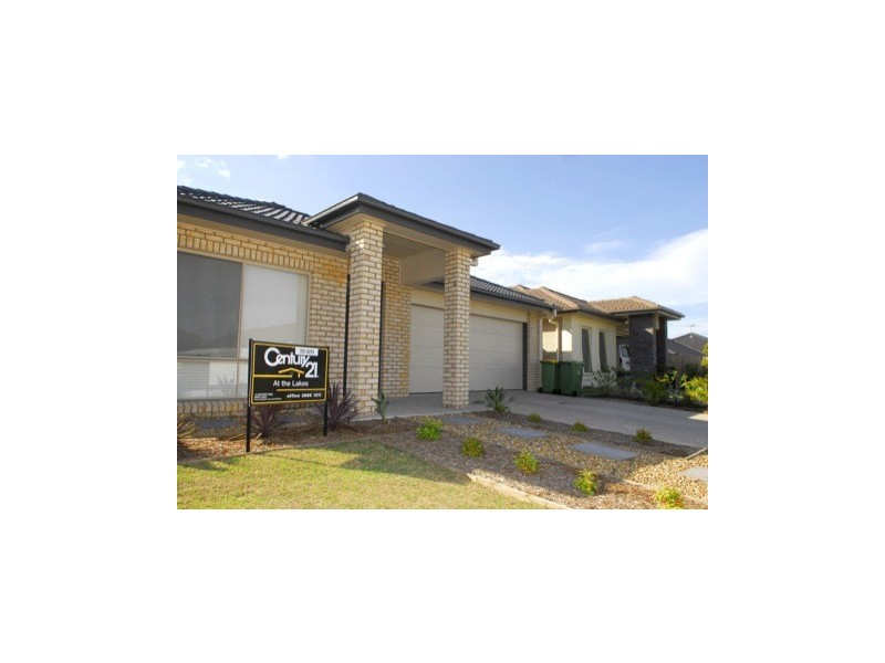 6 DUSKY ST, North Lakes QLD 4509