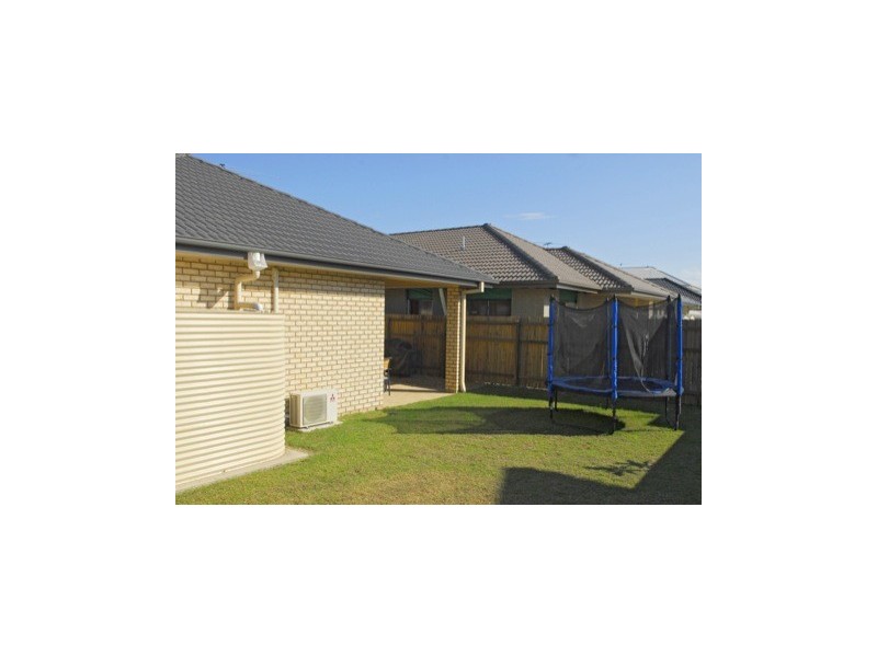 6 DUSKY ST, North Lakes QLD 4509