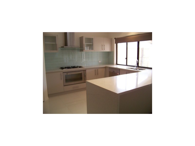 28 Astley, North Lakes QLD 4509