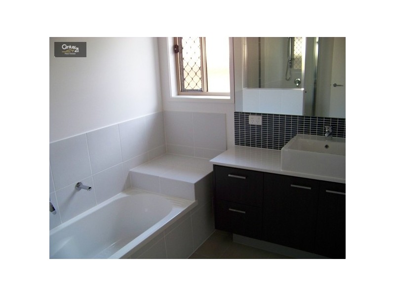 5 Lanagan, North Lakes QLD 4509