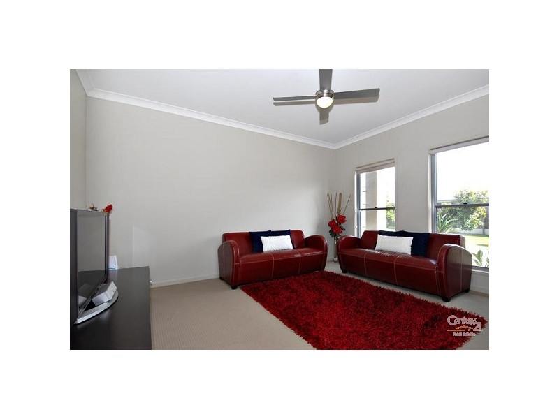 37 KANGAROO ST, North Lakes QLD 4509