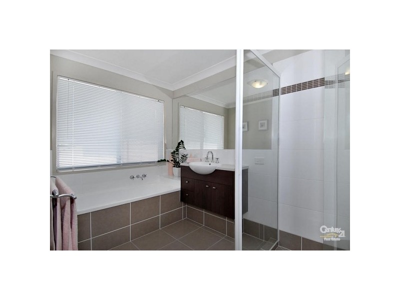 37 KANGAROO ST, North Lakes QLD 4509