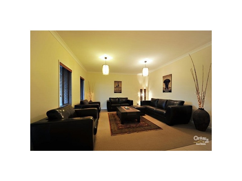 16 Pandorea Cct, North Lakes QLD 4509