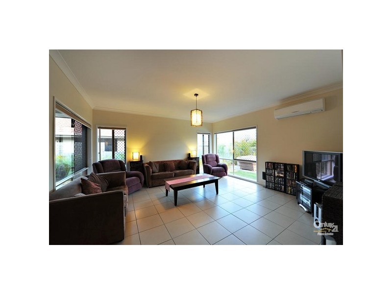 16 Pandorea Cct, North Lakes QLD 4509