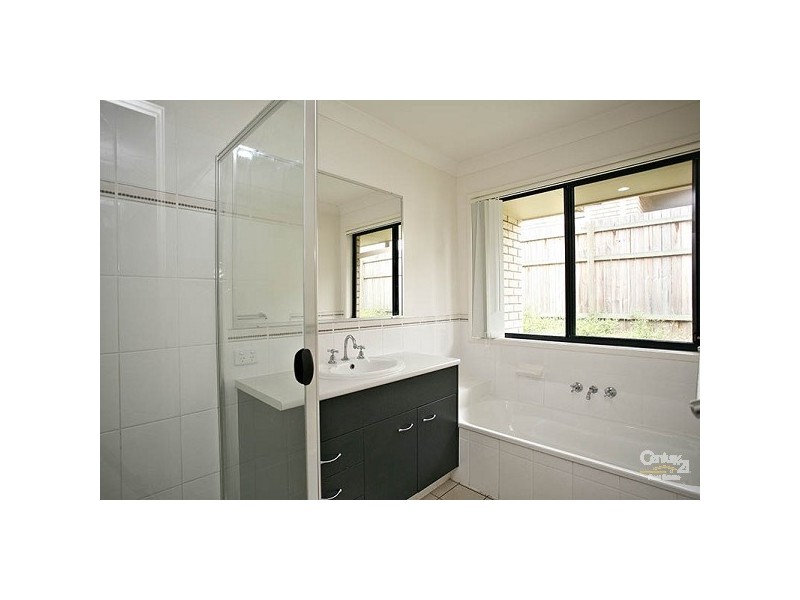 19 Mikaela Court, Kallangur QLD 4503