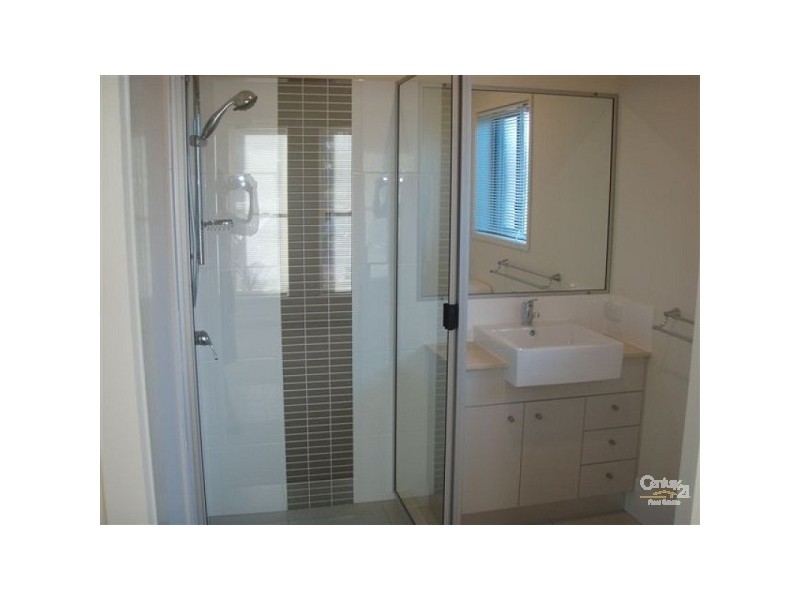 25 Rawlins Crescent, North Lakes QLD 4509