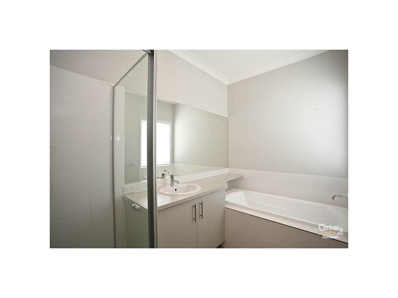 1 Kowari Crescent, North Lakes QLD 4509