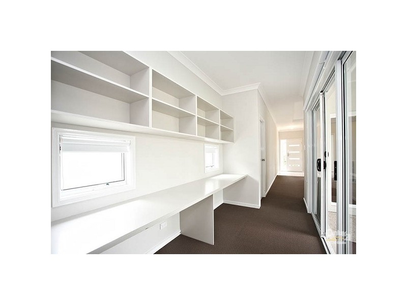 1 Kowari Crescent, North Lakes QLD 4509