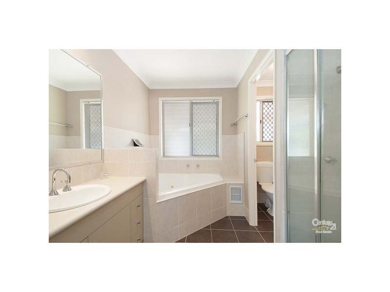 5 DOTTEREL CR, North Lakes QLD 4509