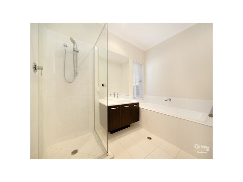 33 Riviera Crescent, North Lakes QLD 4509