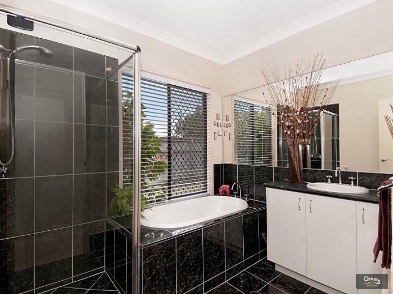 24 Gannet Circuit, North Lakes QLD 4509