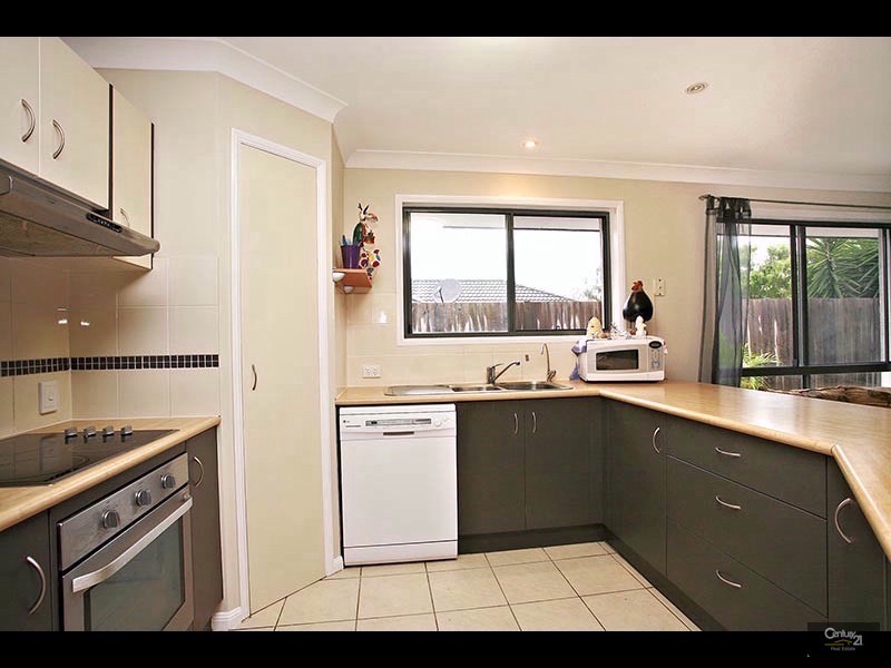 11 Dotterel Crescent, North Lakes QLD 4509