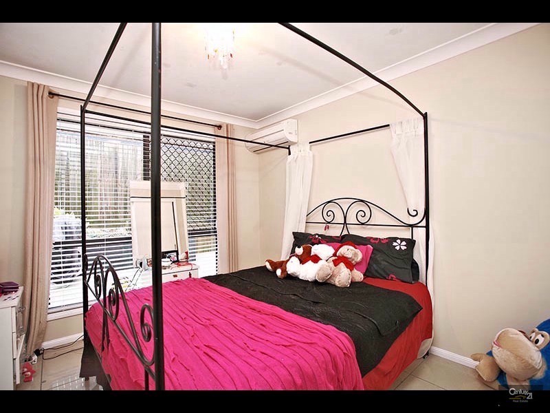 11 Dotterel Crescent, North Lakes QLD 4509