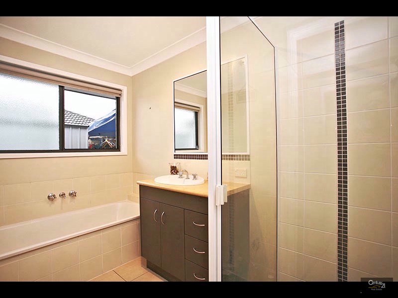 11 Dotterel Crescent, North Lakes QLD 4509