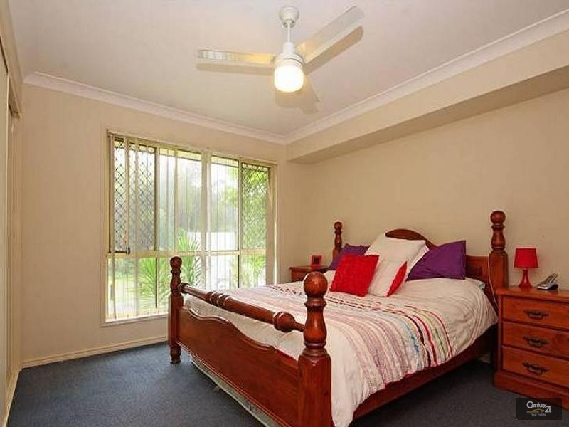 15 Wyperfield Court, North Lakes QLD 4509