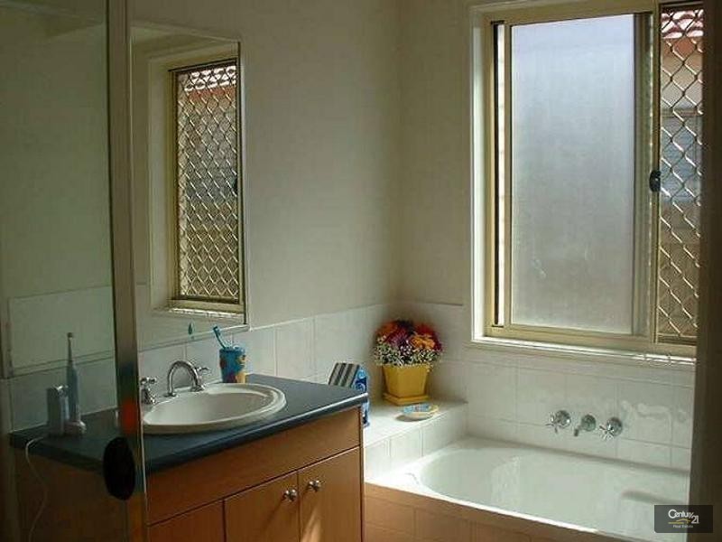 15 Wyperfield Court, North Lakes QLD 4509