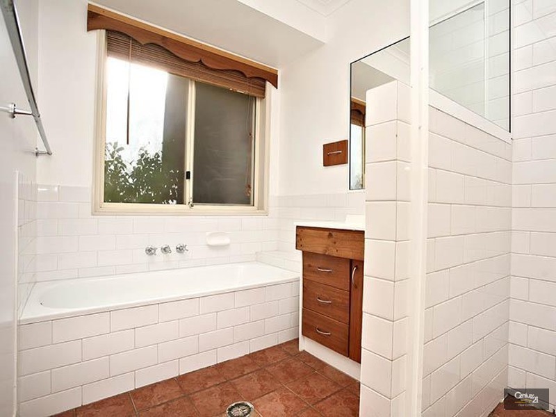 2 Theten Court, Kallangur QLD 4503