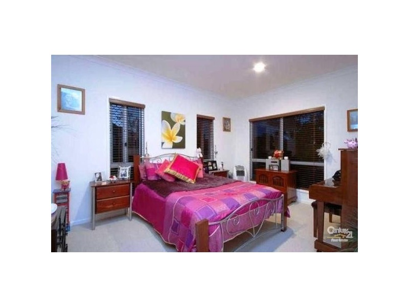 2 Douglas Circuit, North Lakes QLD 4509