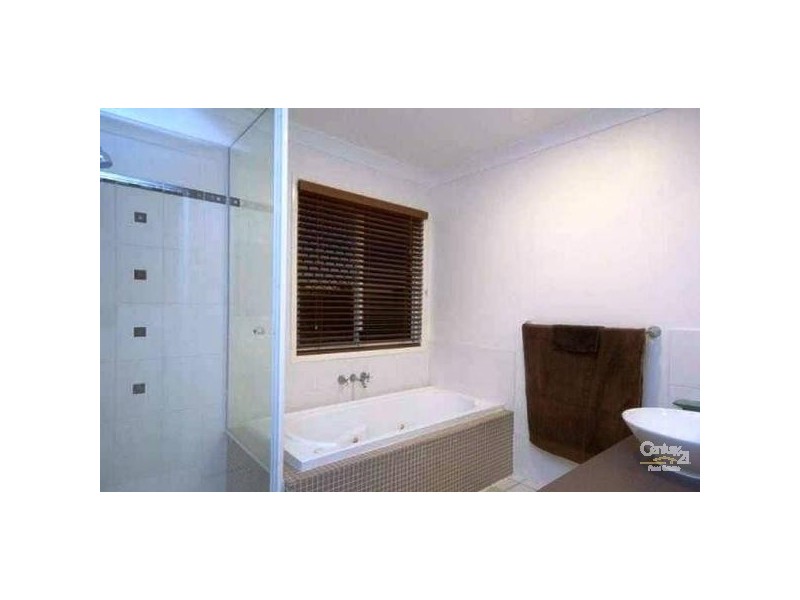 2 Douglas Circuit, North Lakes QLD 4509