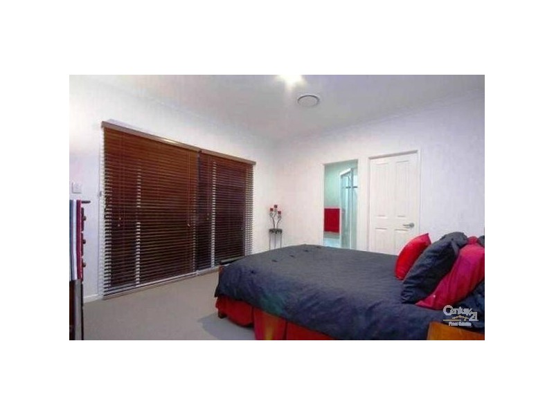 2 Douglas Circuit, North Lakes QLD 4509