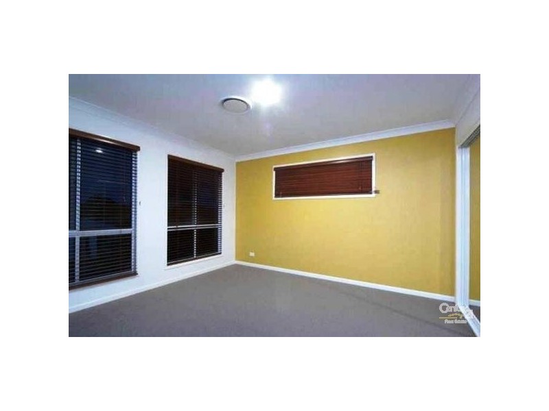 2 Douglas Circuit, North Lakes QLD 4509