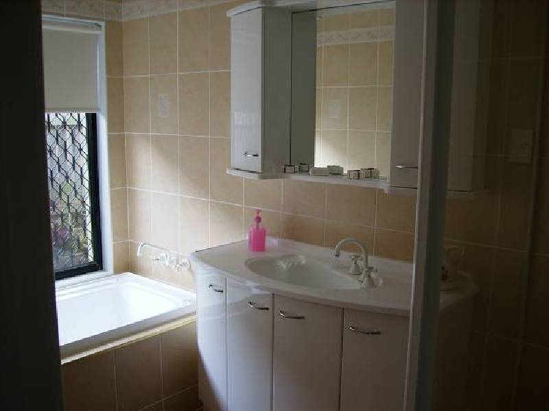 14 Gleneagles Court, Redland Bay QLD 4165