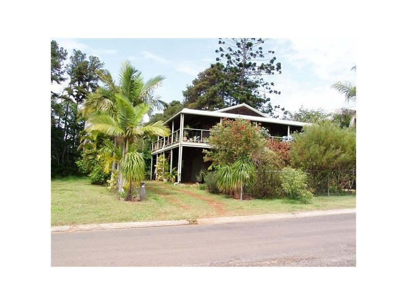 48 Cavendish St, Russell Island QLD 4184