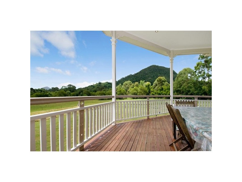 992 Browns Ck Rd, Eerwah Vale QLD 4562