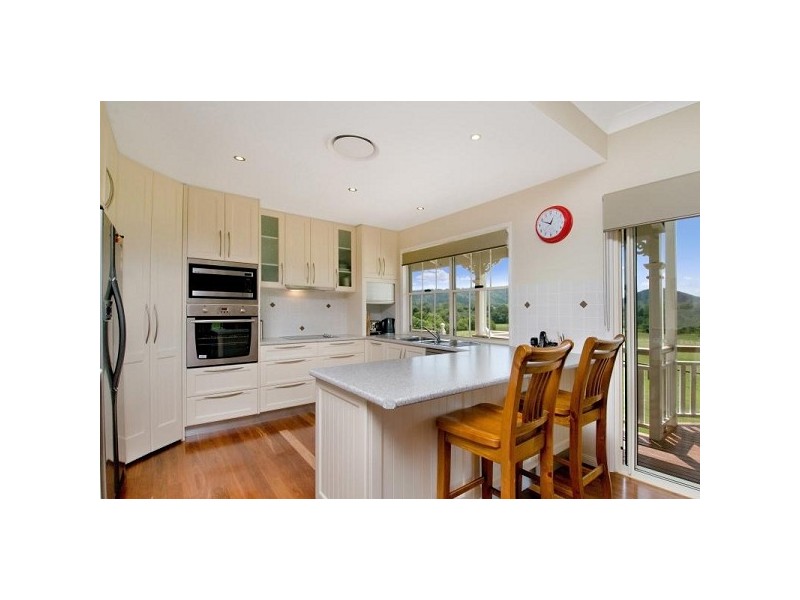 992 Browns Ck Rd, Eerwah Vale QLD 4562