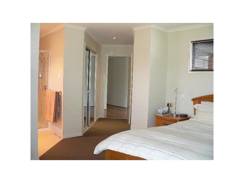 8 Dollarbird Drive, Pomona QLD 4568