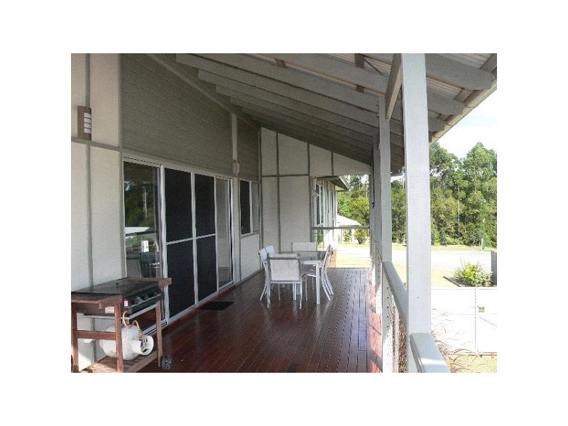 8 Dollarbird Drive, Pomona QLD 4568