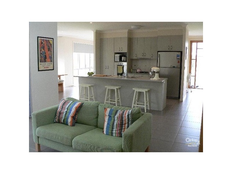 13 Burrell St, Eumundi QLD 4562