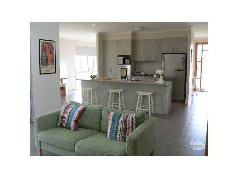 13 Burrell St, Eumundi QLD 4562