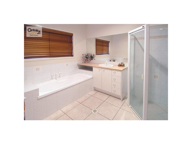 21 Oak Grove Way, Sippy Downs QLD 4556